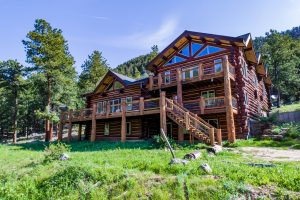 Ultimate Rocky Mountain Getaway Near Lyons and Estes Park - Laura Levy