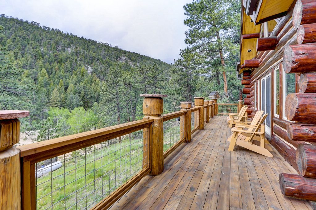 ‘The Most Amazing Treehouse’: Meet Your New Mountain Home - Laura Levy
